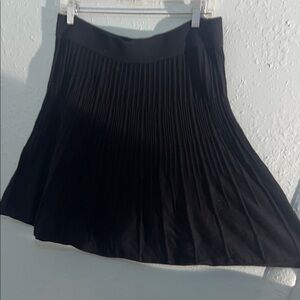 Classic Pleated Women's Skirt - Black